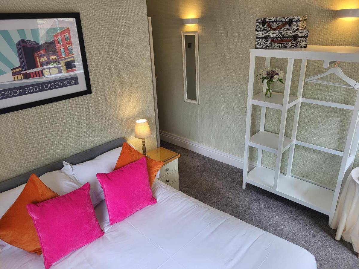 Georges Place York Luaran gambar